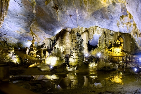 hà nội - biển nhật lệ - động phong nha - nghĩa trang trường sơn - thành cổ quảng trị - nhật lệ